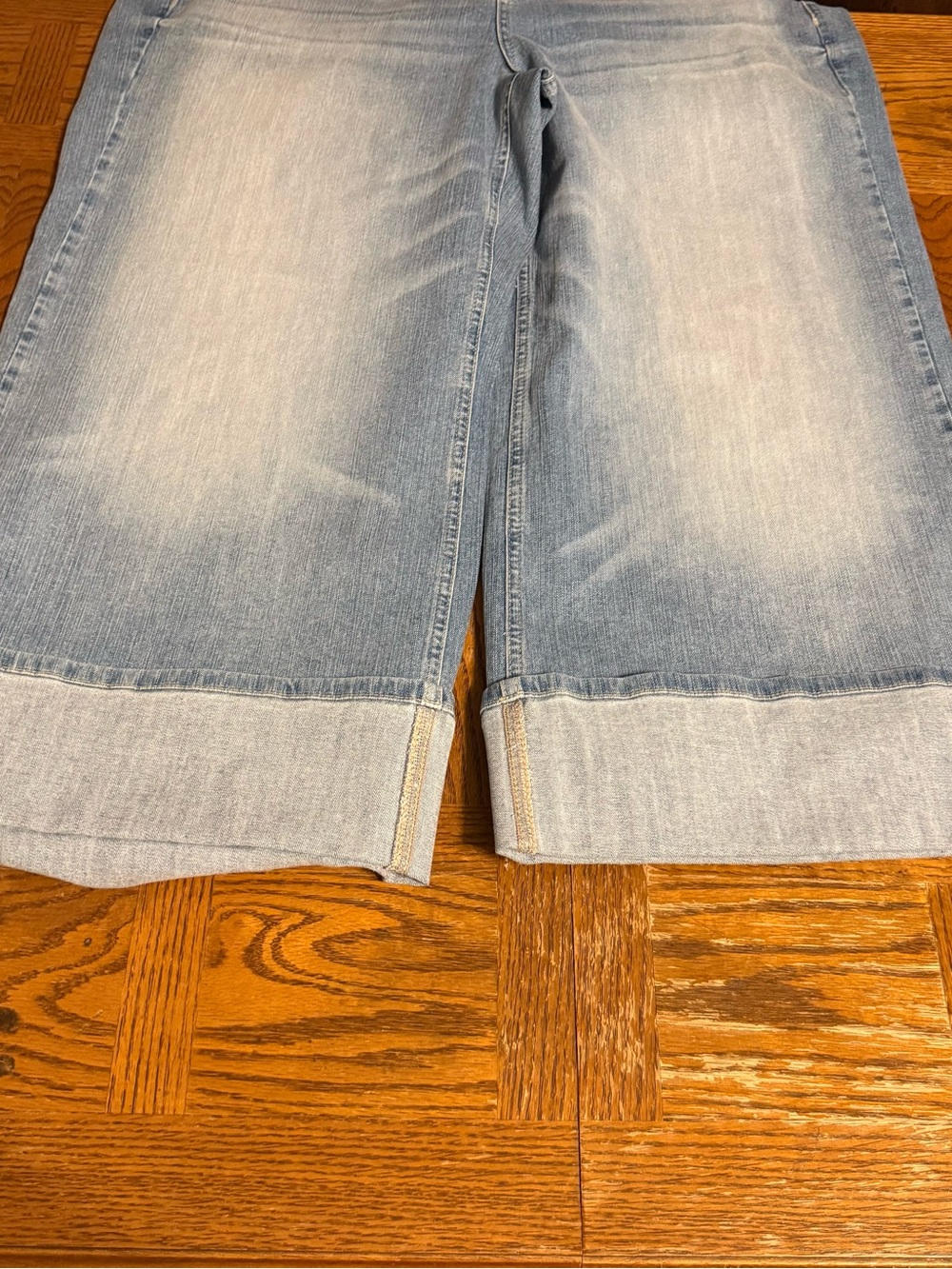 Torrid High-Rise Wide Leg Crop Light Blue Jean Sz 18 NWT - Picture 6 of 13
